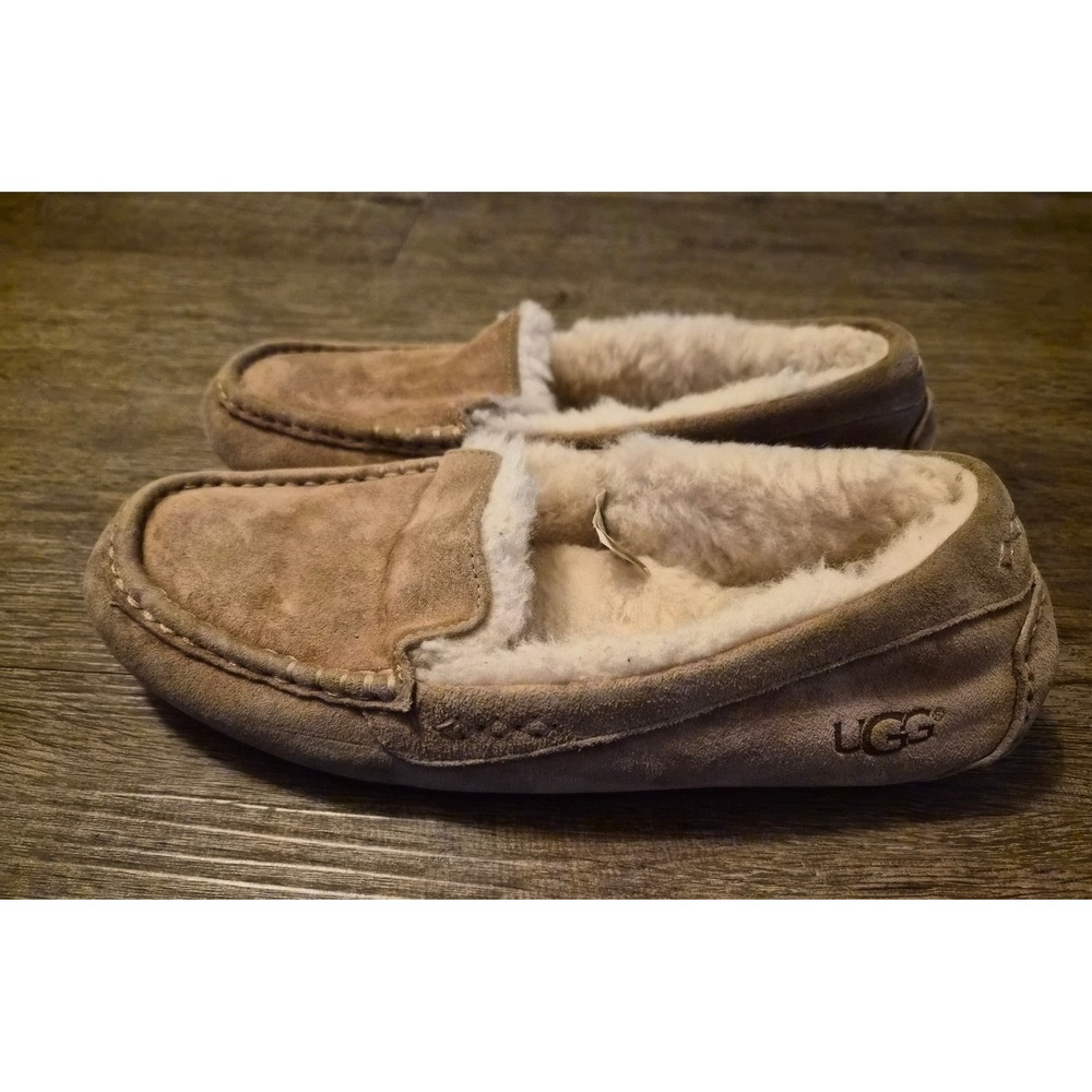 UGG Ansley Tan Suede Sheepskin Lined Moccasin Slippers Womens 10